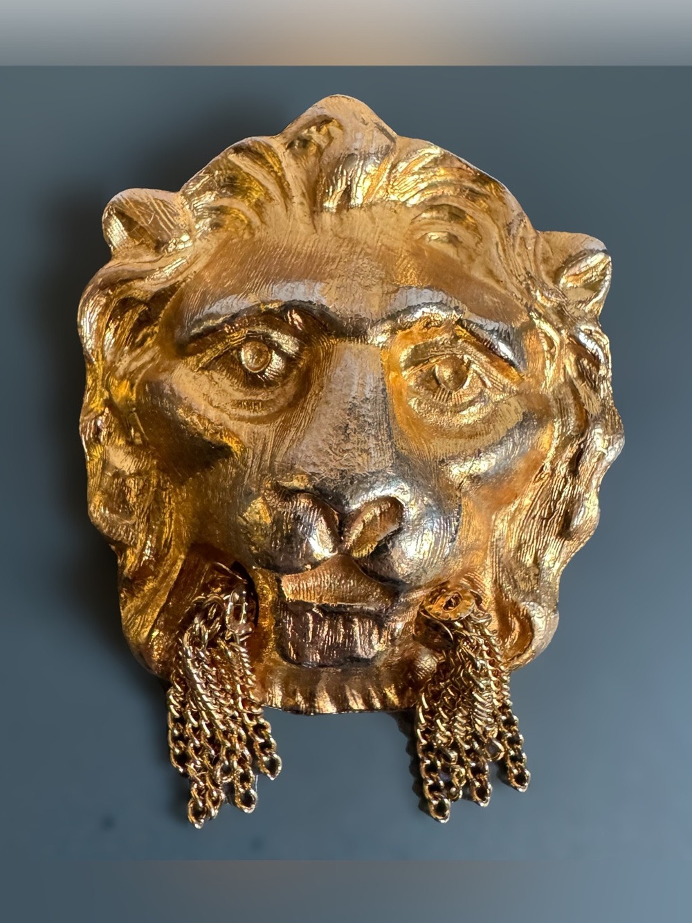 Vtg Gold Tone Lion Head Brooch Pendant Chain Whiskers Statement Baroque Revival